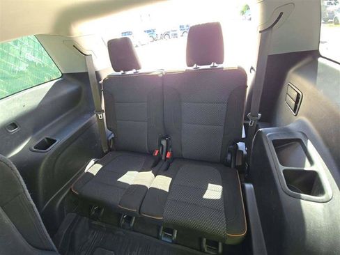 Used 2023 GMC Acadia AT4 w/ Trailering Package AWD/4WD image 8