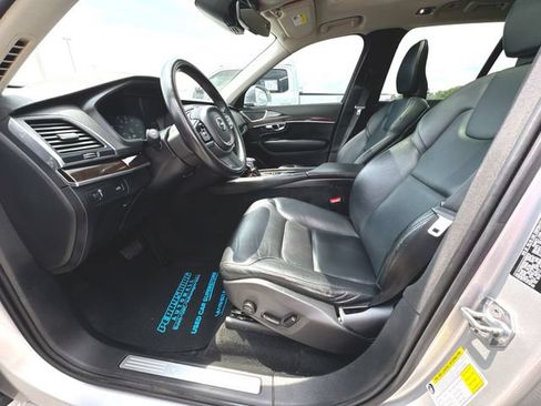 Used 2019 Volvo XC90 T5 Momentum w/ Protection Package Premier FWD image 10