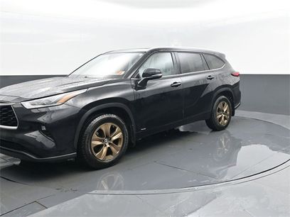 Used 2023 Toyota Highlander Bronze Edition