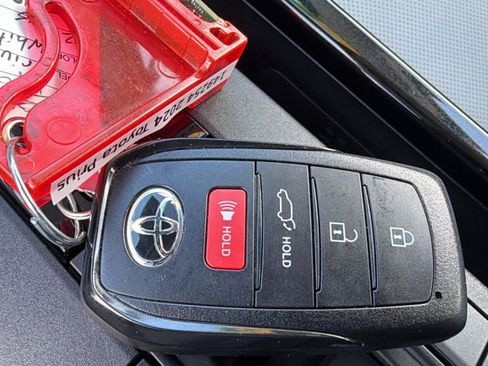 Used 2024 Toyota Prius Limited image 29