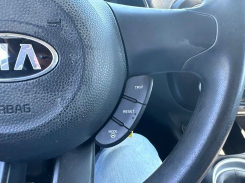 Used 2016 Kia Soul FWD image 19
