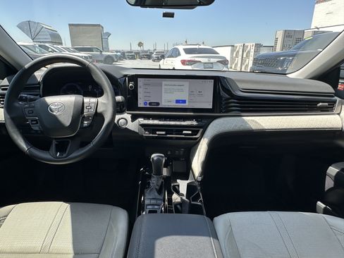 Used 2025 Toyota Camry XLE FWD image 19