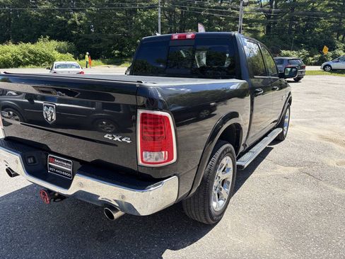 Used 2017 RAM 1500 Laramie w/ Convenience Group AWD/4WD image 9