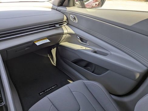 Certified 2025 Hyundai Elantra SEL FWD image 16