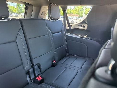 Used 2023 GMC Yukon XL SLT w/ SLT Premium Package AWD/4WD image 14