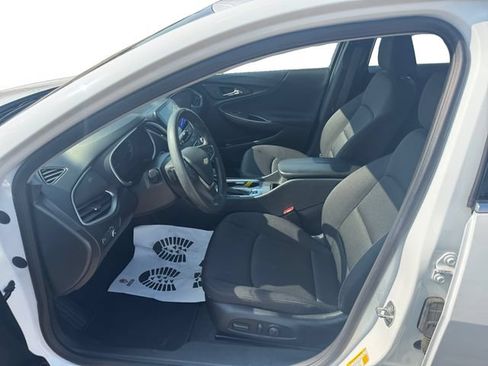 Used 2024 Chevrolet Malibu LT FWD image 9
