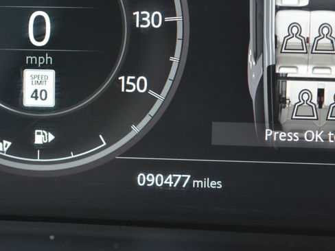 Used 2018 Land Rover Discovery HSE AWD/4WD image 32
