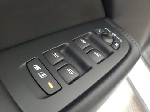Used 2023 Volvo XC60 B5 Plus w/ Protection Package Premier FWD image 22