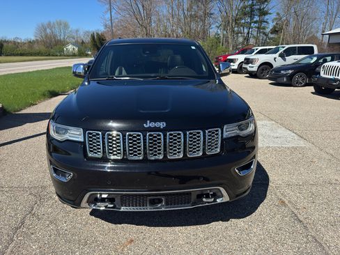 Used 2019 Jeep Grand Cherokee Overland image 3