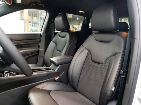 New 2026 Jeep Compass Latitude image 21