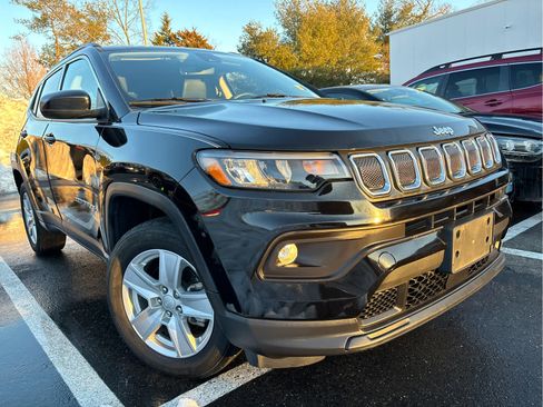 Used 2022 Jeep Compass Latitude w/ Convenience Group image 2