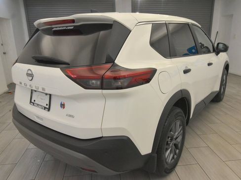 Used 2023 Nissan Rogue S image 5