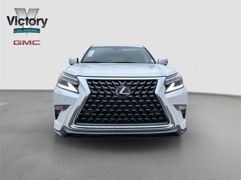 Used 2023 Lexus GX 460 Premium w/ Accessory Package image 2