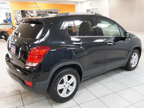 Used 2018 Chevrolet Trax LT w/ LT Convenience Package FWD image 12