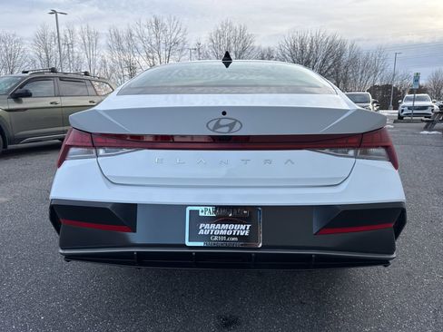 Certified 2024 Hyundai Elantra SEL w/ Convenience Package image 6