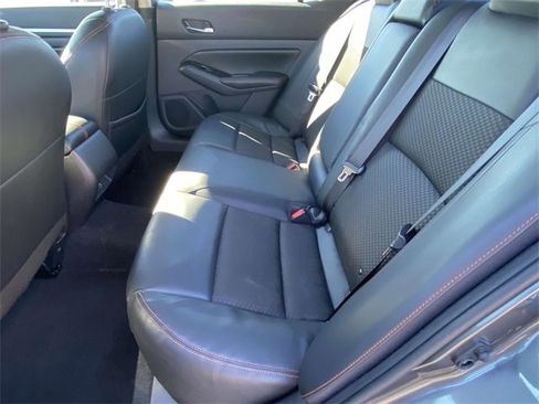 Used 2024 Nissan Altima 2.5 SR image 11