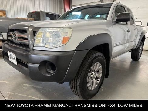 Used 2005 Toyota Tacoma 4x4 Access Cab image 3