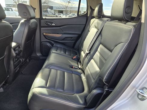 Used 2017 GMC Acadia Denali image 4