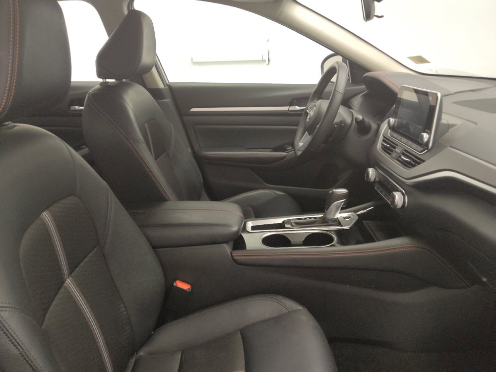 Used 2025 Nissan Altima 2.5 SR FWD image 21