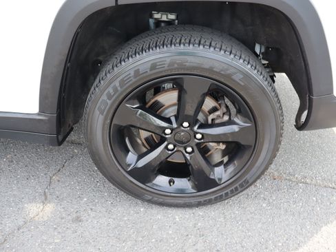 Used 2023 Jeep Grand Cherokee L Laredo AWD/4WD image 43