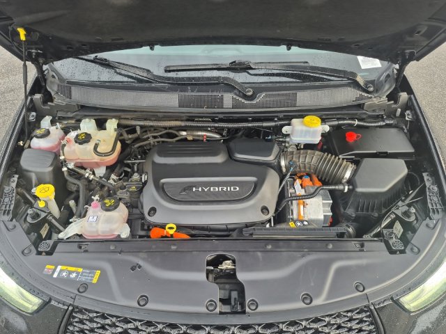 Used 2024 Chrysler Pacifica Premium FWD image 20