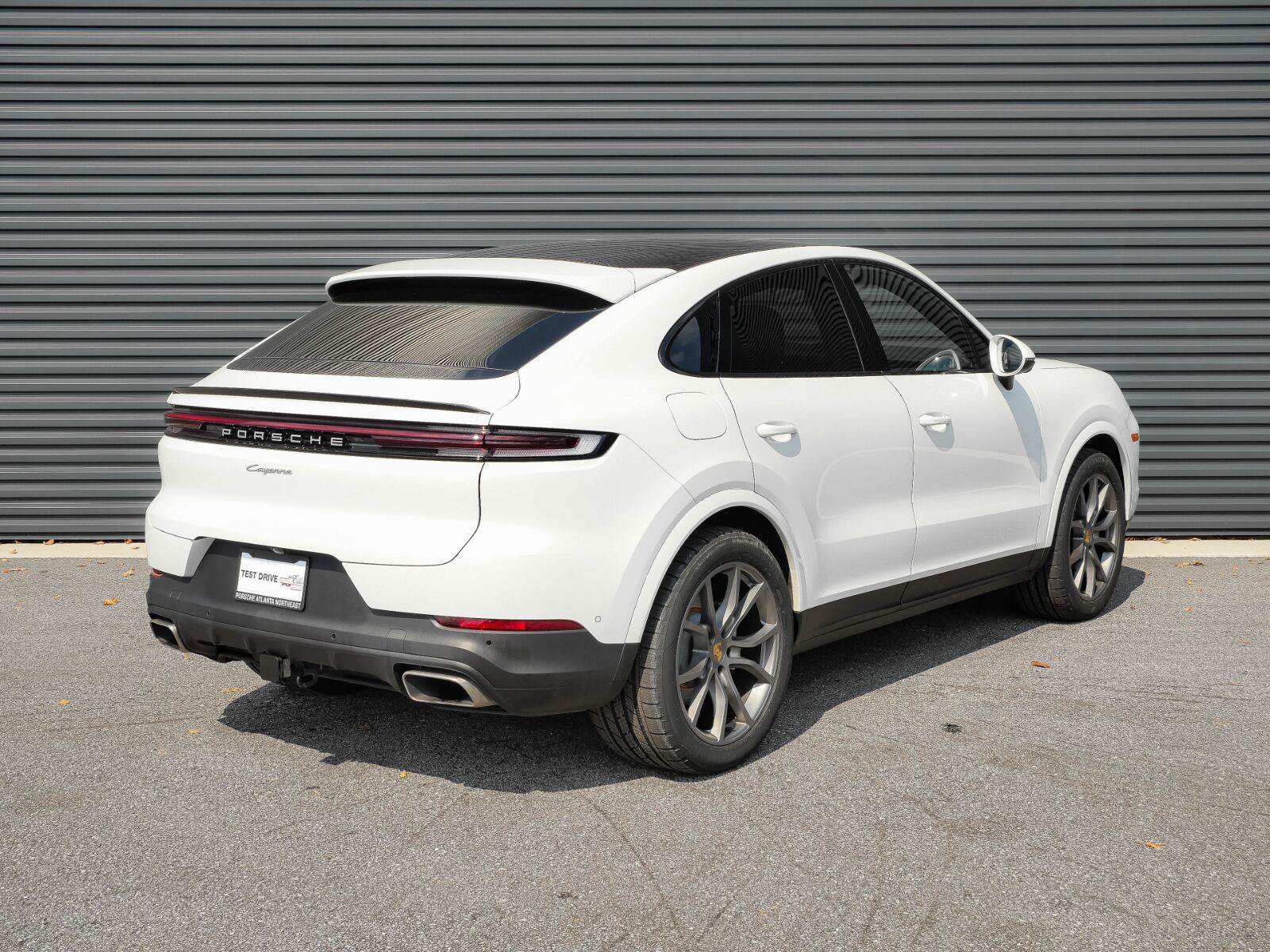 Used 2024 Porsche Cayenne Coupe AWD/4WD image 29
