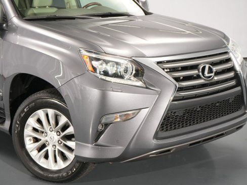 Used 2015 Lexus GX 460 w/ Premium Package AWD/4WD image 9