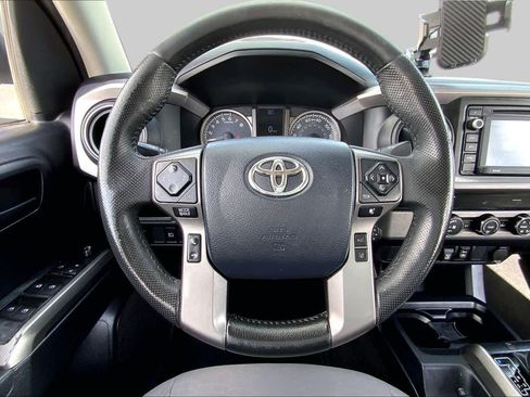 Used 2019 Toyota Tacoma SR5 RWD image 5