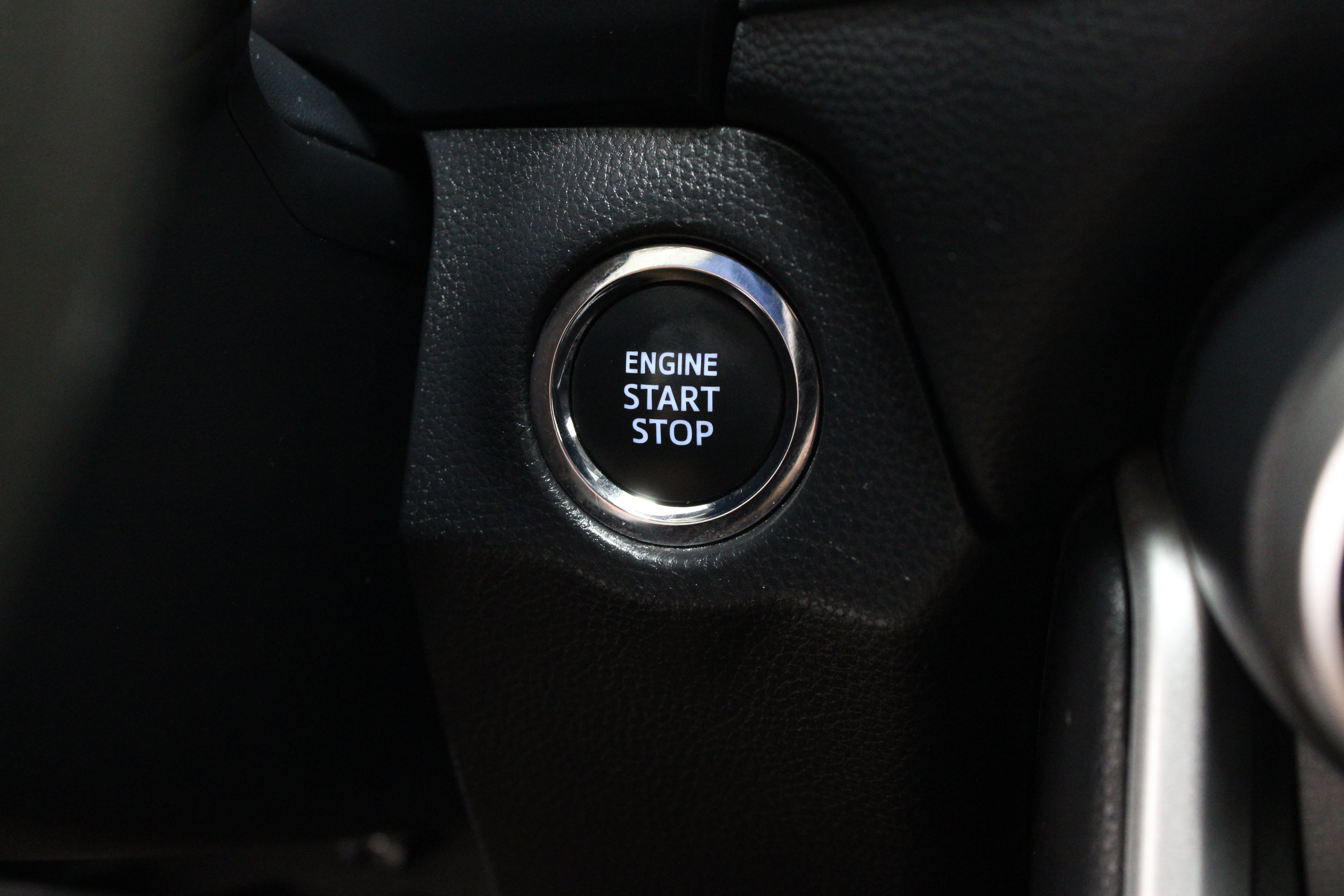 Used 2025 Toyota RAV4 XLE FWD image 18