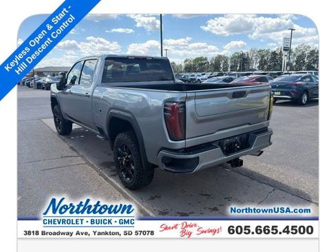 Used 2025 GMC Sierra 2500 AT4 AWD/4WD image 13