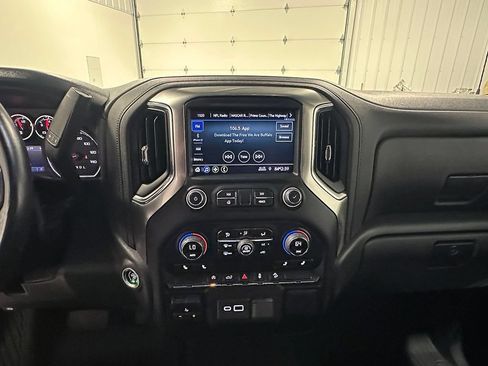 Used 2022 Chevrolet Silverado 1500 RST AWD/4WD image 36