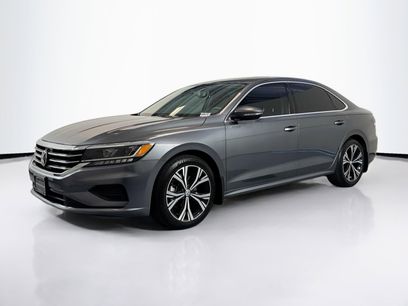 Used 2021 Volkswagen Passat 2.0T SE w/ Luggage Net & Mats Package