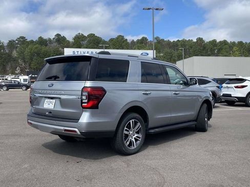 Certified 2024 Ford Expedition Limited image 3