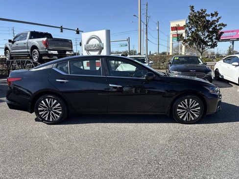 Certified 2024 Nissan Altima 2.5 SV image 2