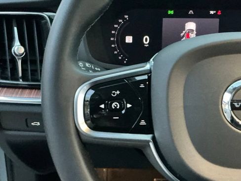 Certified 2024 Volvo S60 B5 Plus FWD image 18