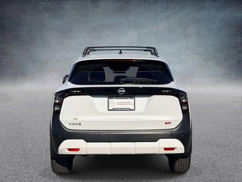 New 2026 Nissan Kicks SR w/ Cold Weather Package FWD image 3