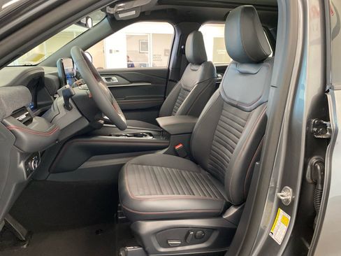 New 2026 Ford Explorer ST-Line w/ ST-Line Street Pack AWD/4WD image 16