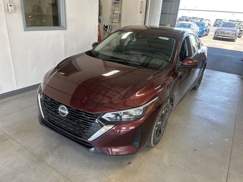 Used 2025 Nissan Sentra SV FWD image 2