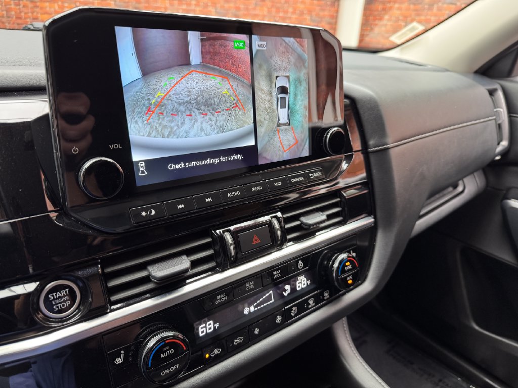 Used 2024 Nissan Pathfinder SL AWD/4WD image 21