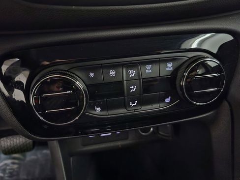 Used 2022 Buick Encore GX Select FWD image 19