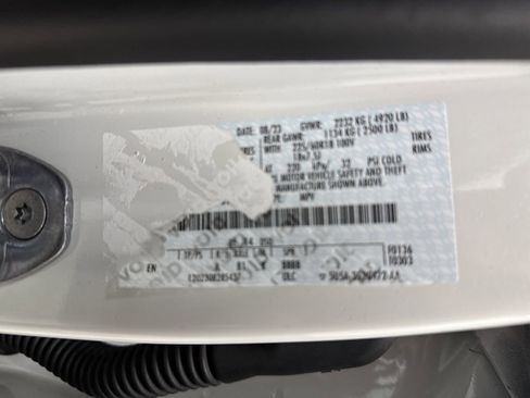 Used 2023 Lincoln Corsair AWD image 37