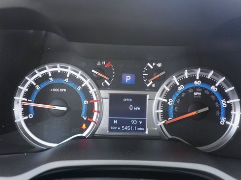 Used 2016 Toyota 4Runner SR5 Premium image 11