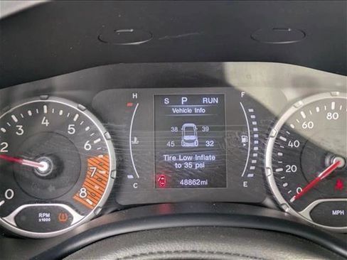 Used 2023 Jeep Renegade Latitude image 11