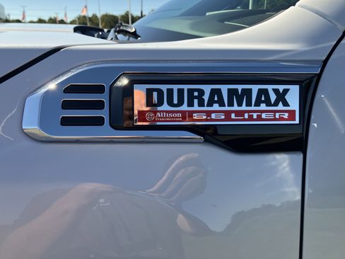 New 2026 GMC Sierra 3500 Denali w/ Denali Reserve Package image 3