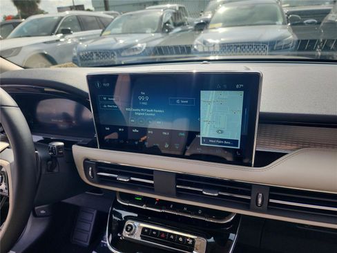 New 2026 Lincoln Corsair Premiere image 28