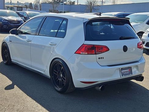 Used 2017 Volkswagen GTI Sport image 5