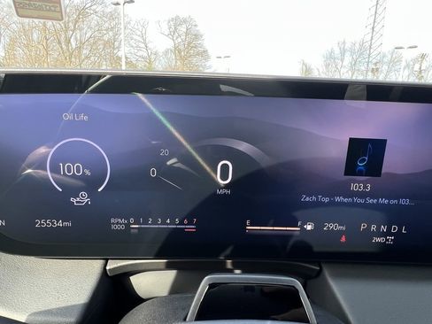 Certified 2025 Buick Enclave Avenir image 28