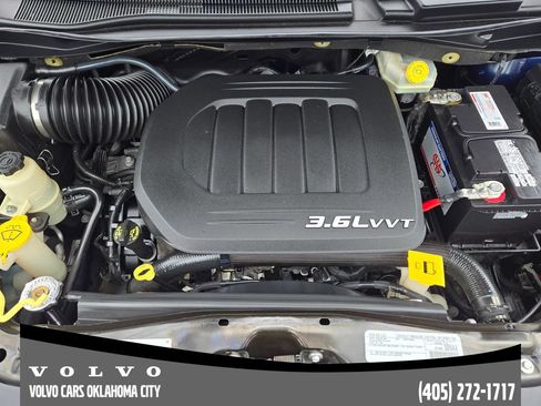 Used 2016 Dodge Grand Caravan SXT w/ Rear Park Assist Package FWD image 27