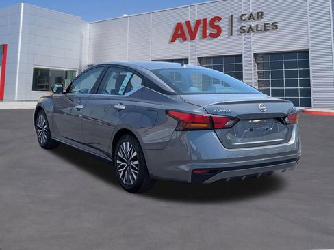 Used 2024 Nissan Altima 2.5 SV FWD image 6