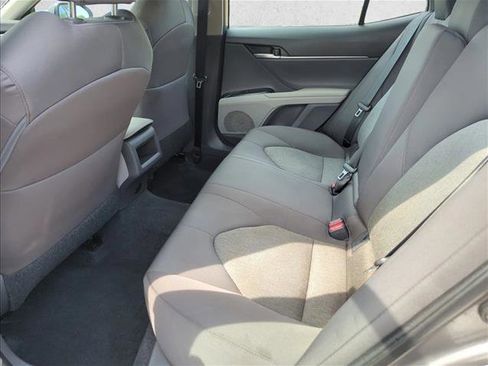 Used 2018 Toyota Camry LE image 22